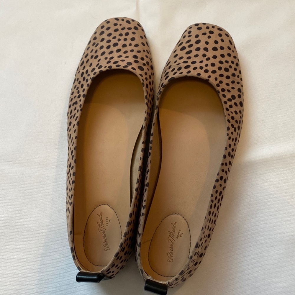 trendy women’s work flats speckled pattern worn once size 10 corporate wear